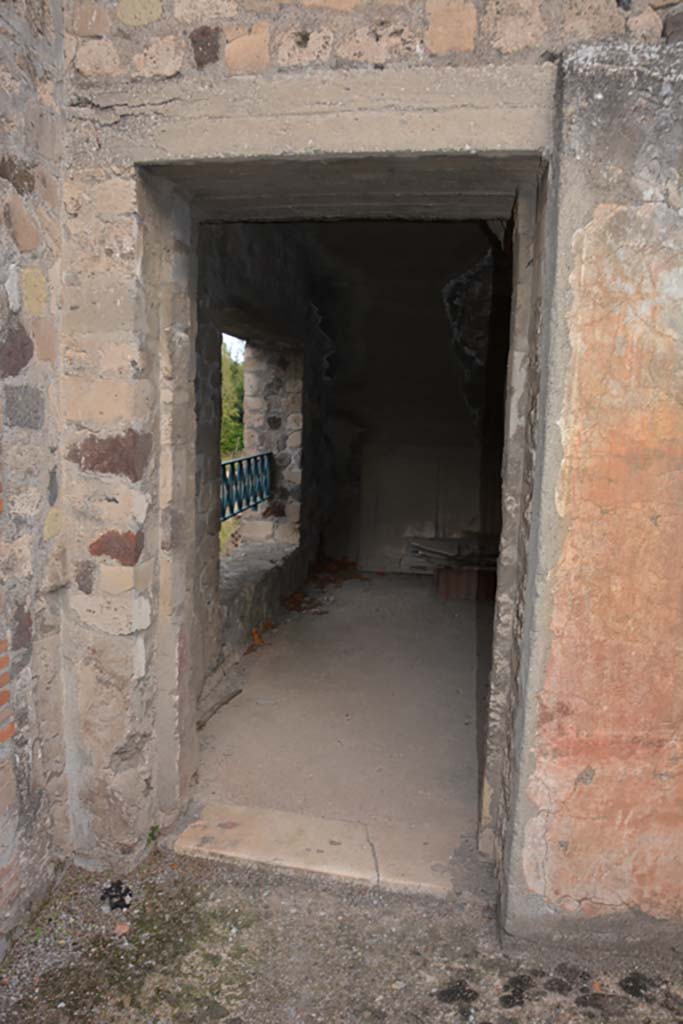 VII.16.22 Pompeii. October 2018. Peristyle 14, doorway into room 15 in north-west corner.
Foto Annette Haug, ERC Grant 681269 D�COR.
