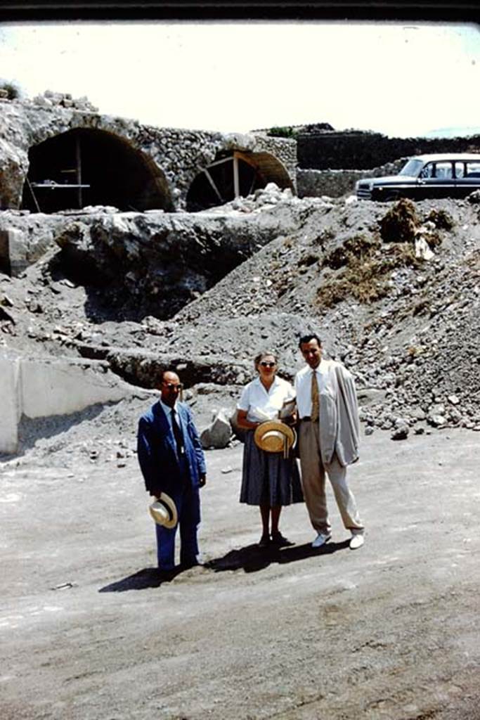 VII.16.17-22 Pompeii. 1961. Wilhelmina and friends. Photo by Stanley A. Jashemski.
Source: The Wilhelmina and Stanley A. Jashemski archive in the University of Maryland Library, Special Collections (See collection page) and made available under the Creative Commons Attribution-Non Commercial License v.4. See Licence and use details.
J61f0849
