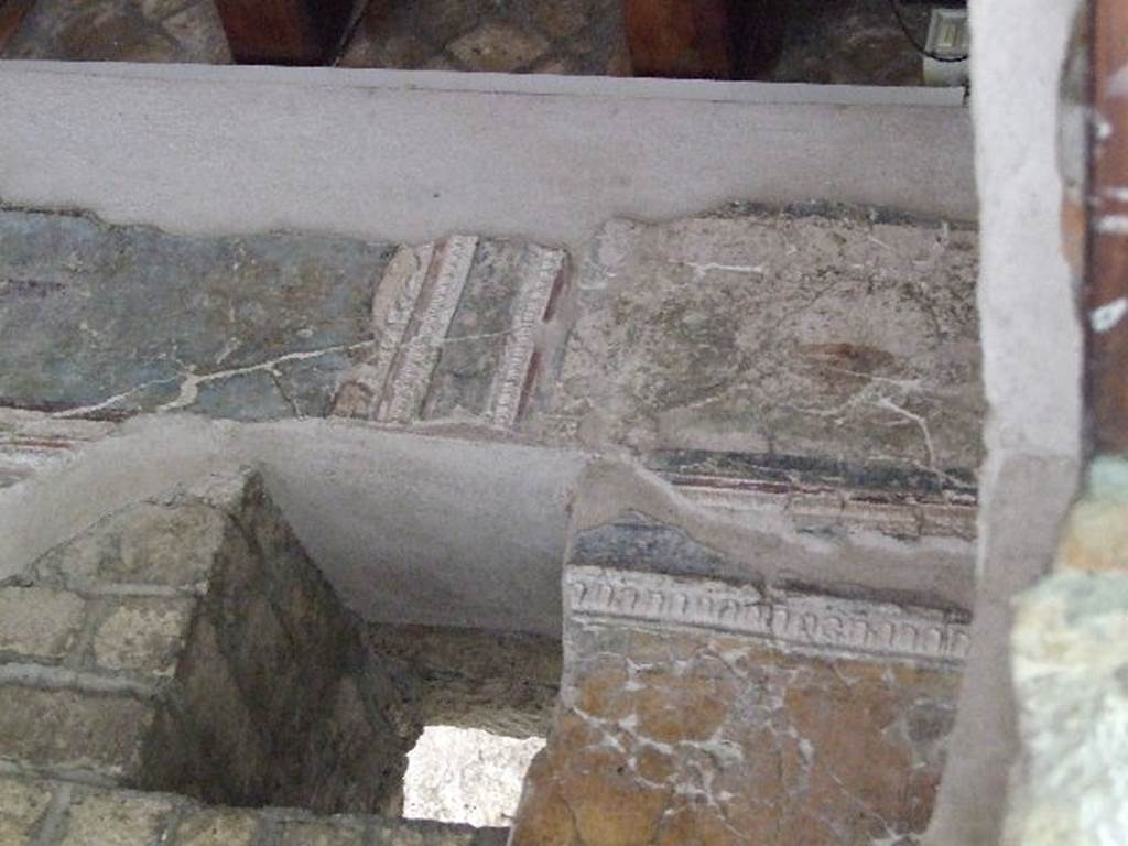VII.16.a Pompeii. December 2006. Room 1, painted stucco on the east wall in the south-east corner.