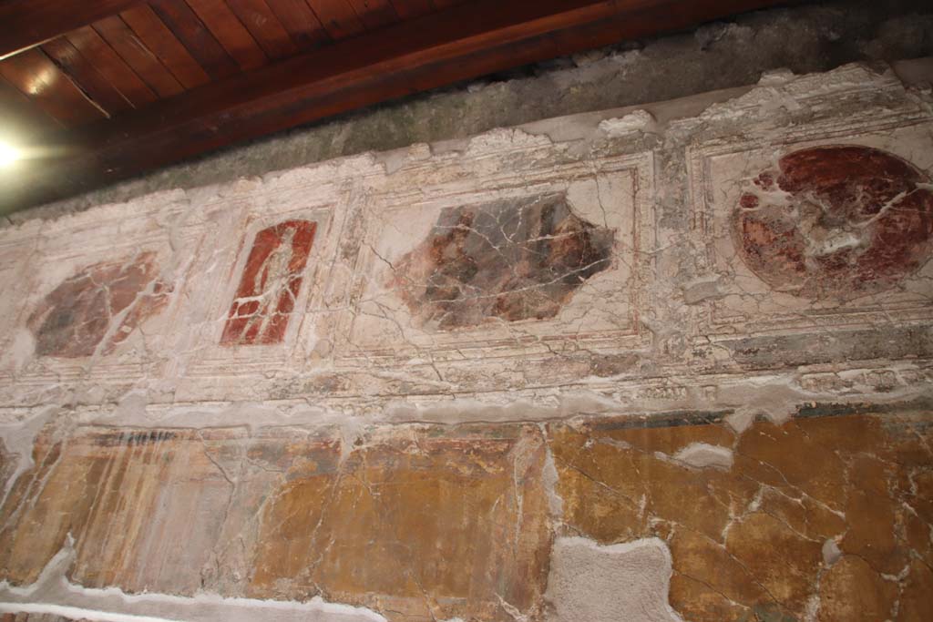 VII.16.a Pompeii. October 2020. Room 1, looking towards upper south wall. Photo courtesy of Klaus Heese.