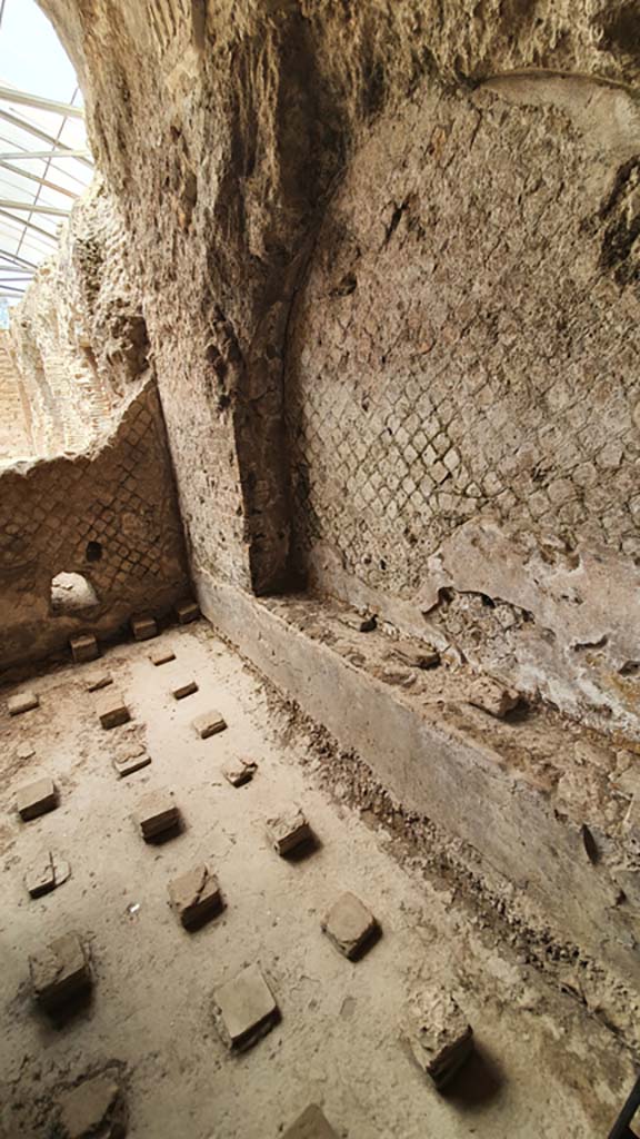 VII.16.a Pompeii. July 2021.
Room 3, with remains of hypocaust floor. Looking north along east wall towards pool.
Foto Annette Haug, ERC Grant 681269 DÉCOR.