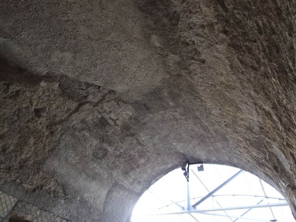 VII.16.a Pompeii. September 2005. Room 3, vaulted roof. Looking north.