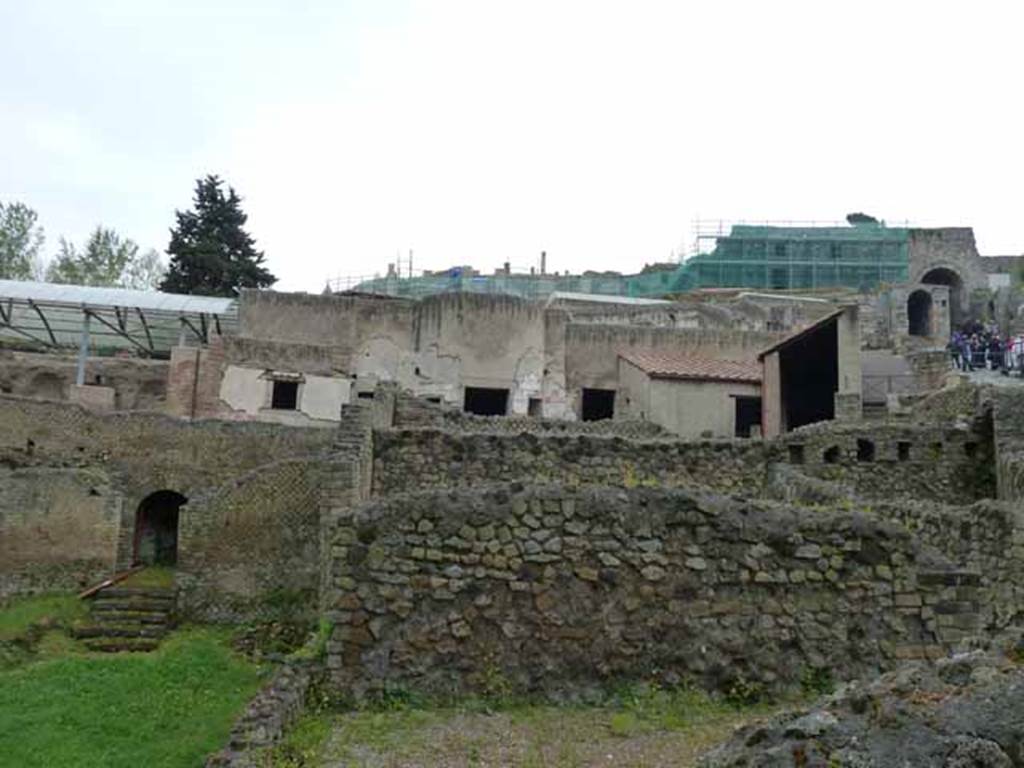 VII.16.a Pompeii. May 2010. Looking east from lower area.