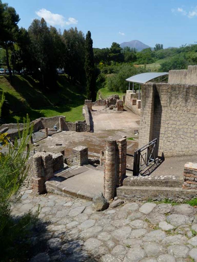 VII.16.a Suburban Baths. May 2011. Looking north to entrance. Photo courtesy of Michael Binns.