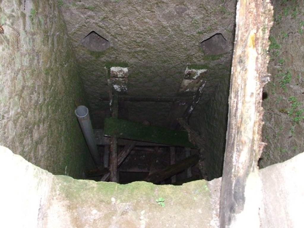 VII.16.a Pompeii. December 2007. Deep well.