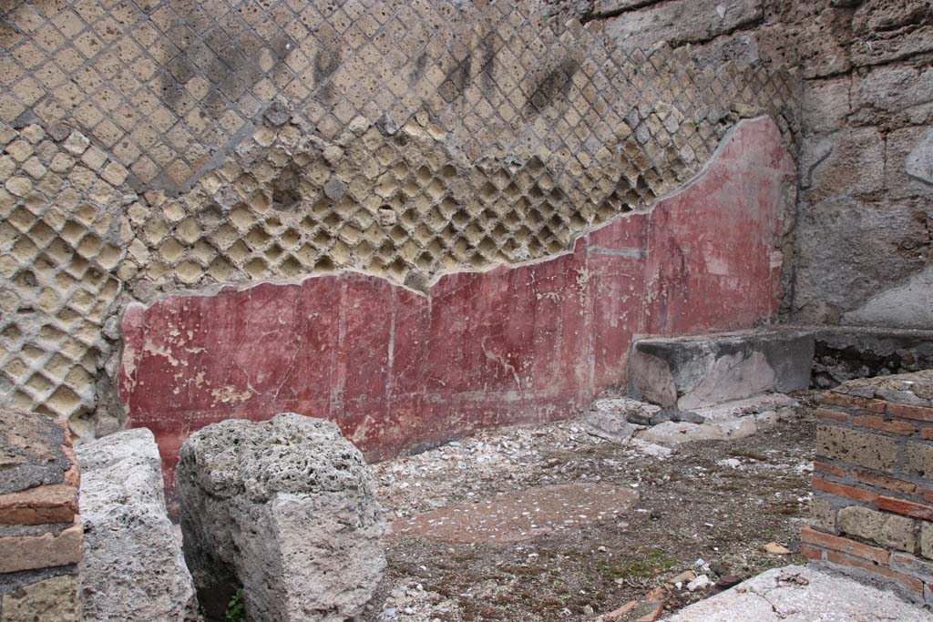 VII.16.a Pompeii. October 2020. Painted plaster on exterior wall, in north-east corner near the city walls. Photo courtesy of Klaus Heese.