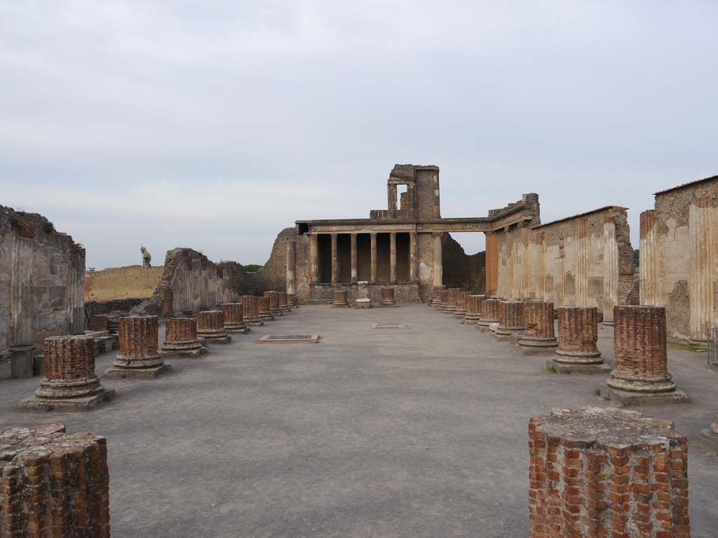 VIII.1.1 Pompeii Basilica. September 2018. Looking towards the west end.
Foto Anne Kleineberg, ERC Grant 681269 DÉCOR.