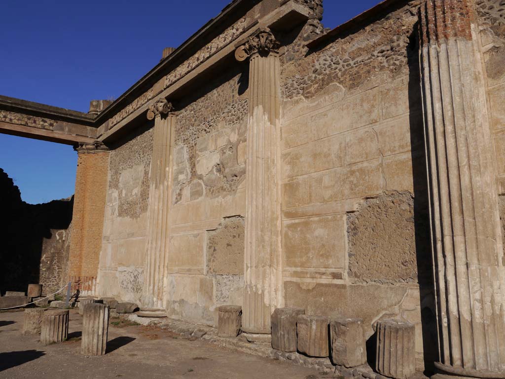 VIII.1.1 Pompeii. September 2018. Looking along north wall in north-west corner.
Foto Anne Kleineberg, ERC Grant 681269 DÉCOR.
