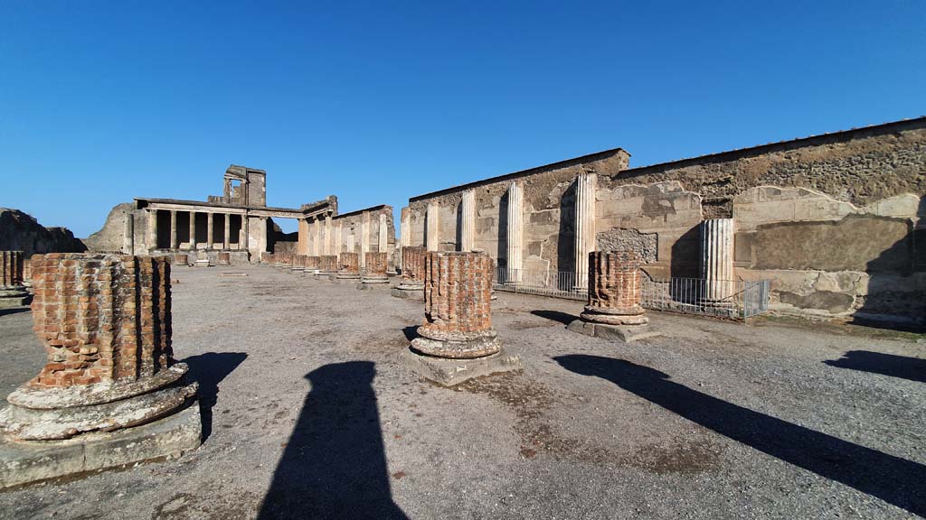 VIII.1.1 Pompeii. July 2021. Looking north-west across main central room.
Foto Annette Haug, ERC Grant 681269 DÉCOR.