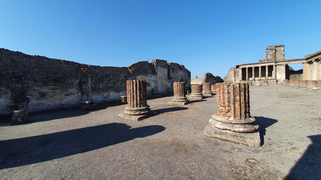 VIII.1.1 Pompeii. July 2021. Looking south-west across main central room.
Foto Annette Haug, ERC Grant 681269 DÉCOR.