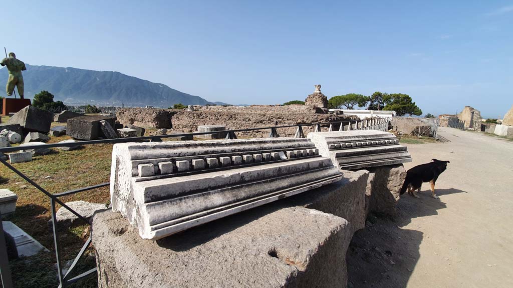 VIII.1.3 Pompeii. August 2021. Decorative marble blocks.
Foto Annette Haug, ERC Grant 681269 DÉCOR.