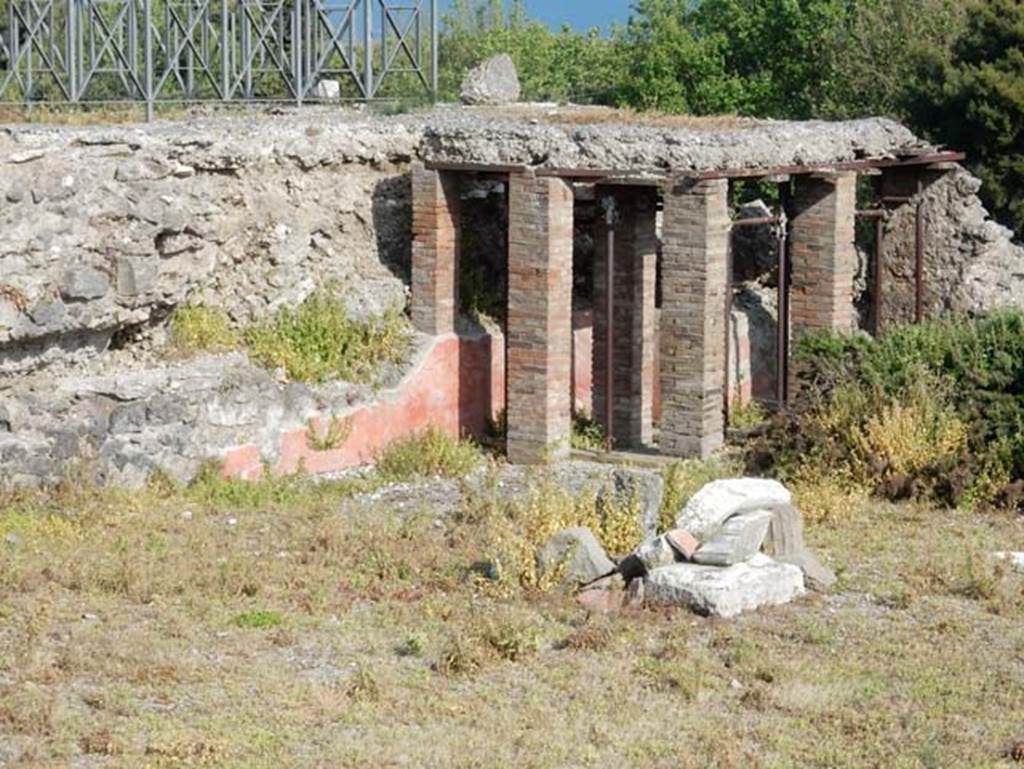 VIII.1.3 Pompeii. May 2015. South-west corner. Photo courtesy of Buzz Ferebee.
