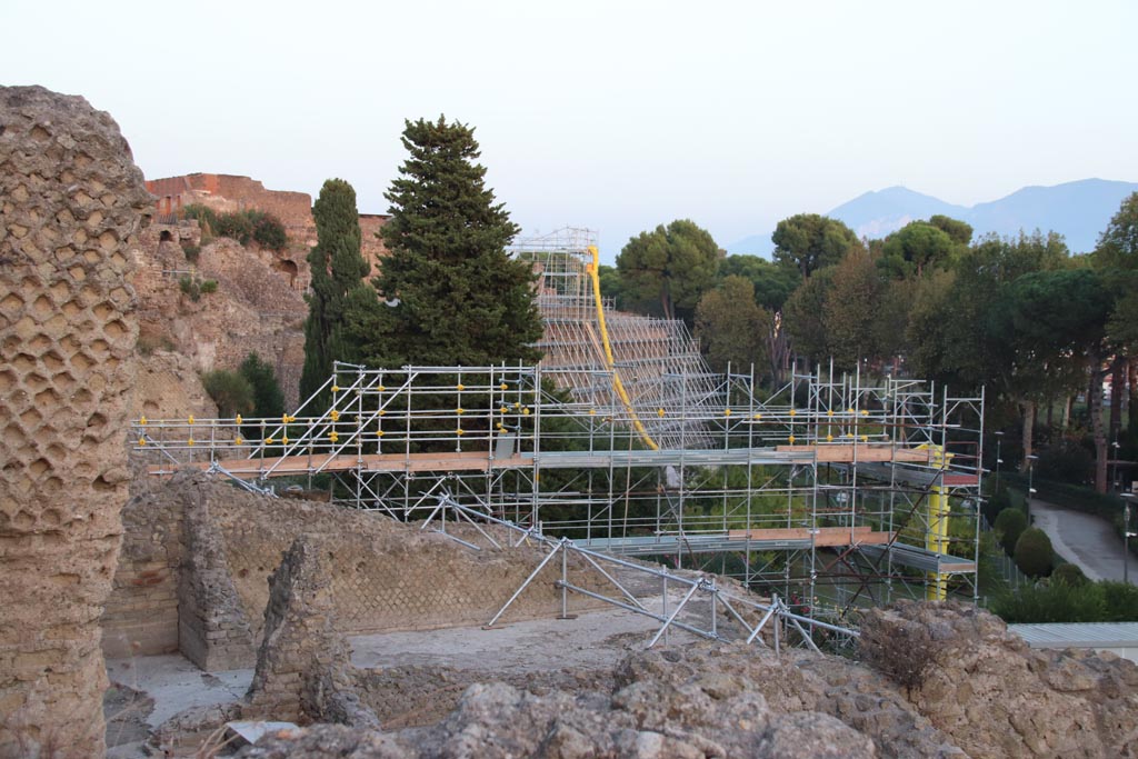 VIII.1.3 Pompeii. October 2023. Rear of Temple of Venus looking east towards VIII.1 and VIII.2 at lower level. Photo courtesy of Klaus Heese.