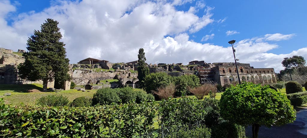 VIII.1.3 Pompeii, upper left. April 2022.
Looking east with view of VIII.1 and VIII.2 from exit of site. Photo courtesy of Giuseppe Ciaramella.