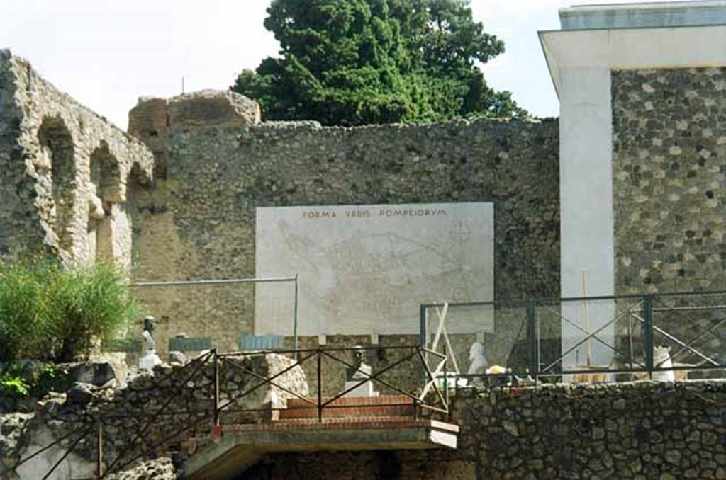 Larario dei Pompeianisti. July 2010. Photo courtesy of Rick Bauer. The Larario was inaugurated 13th June 1948 with the busts of Fiorelli, Ruggiero and Mau there. Busts of Maiuri and Della Corte were added later. See Garcia y Garcia, L., 2006. Danni di guerra a Pompei. Rome: L’Erma di Bretschneider. (Page 205).