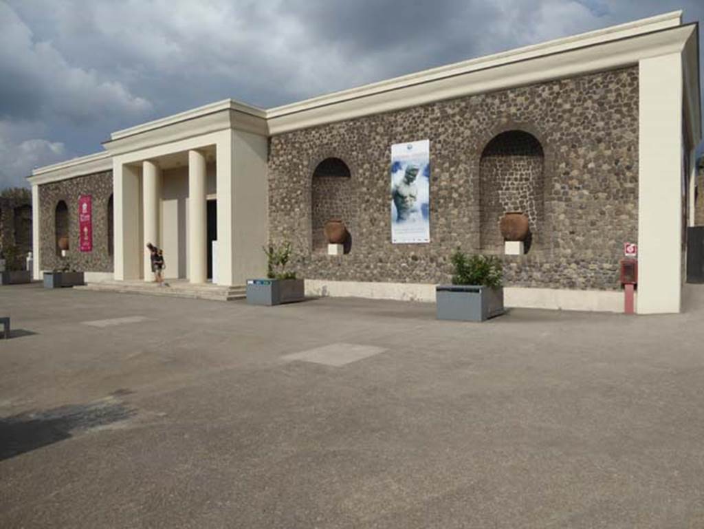 VIII.1.4 Pompeii Antiquarium. September 2016. West exterior side.
Photo courtesy of Michael Binns.