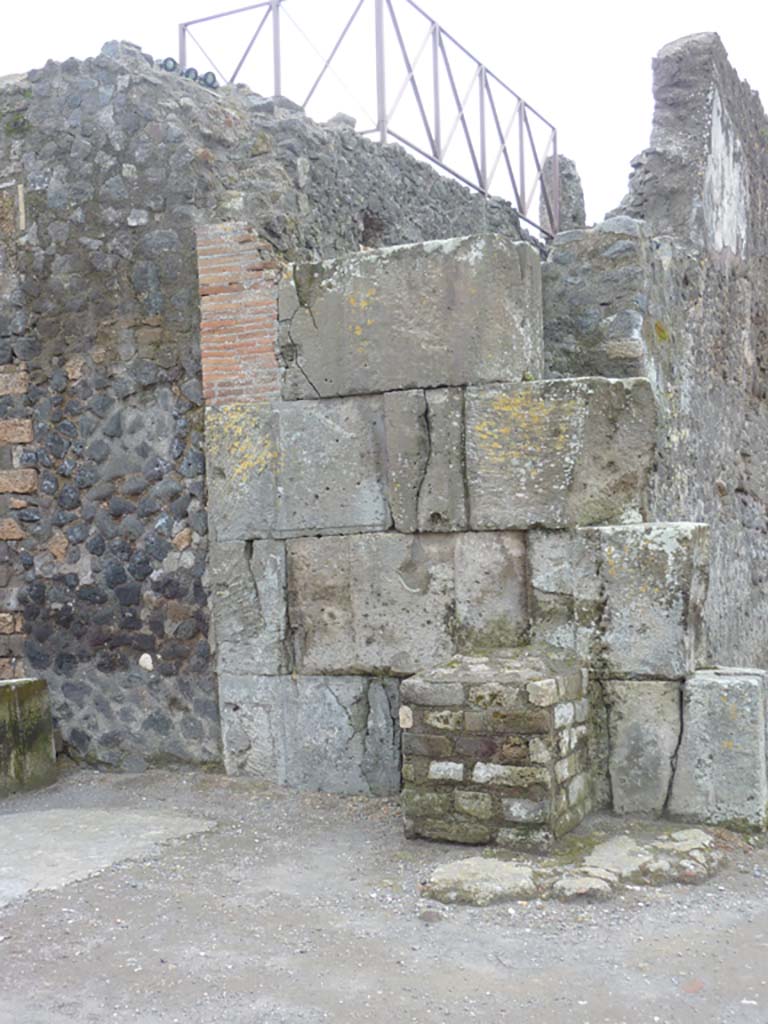 South-east corner of the Basilica near VIII.1.7, Pompeii. March 2014. Looking west.
Foto Annette Haug, ERC Grant 681269 DÉCOR.