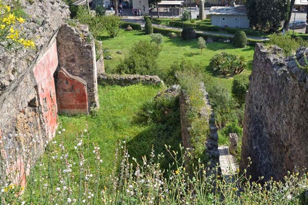 VIII.2.1 Pompeii. April 2018. 
Looking south towards triclinium on the lower level of VIII.2.3/VIII.2.16 (?), with corridor on lower level belonging to VIII.2.1. on right. 
Photo courtesy of Ian Lycett-King. 
Use is subject to Creative Commons Attribution-NonCommercial License v.4 International.


