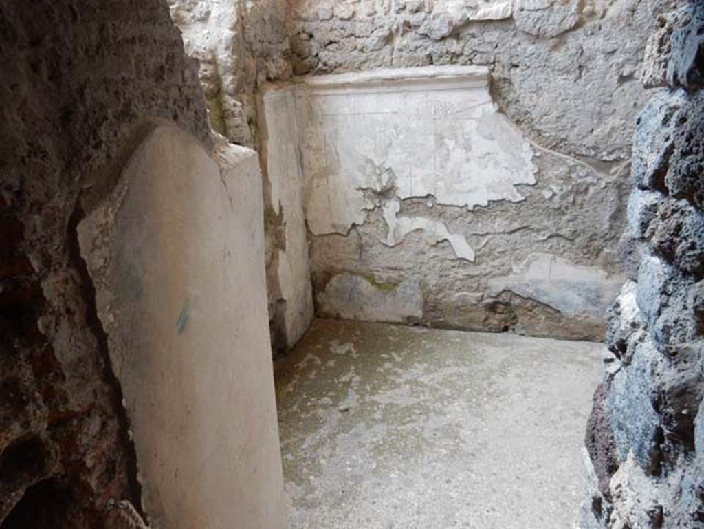 VIII.2.1 Pompeii. May 2018. Lower floor room, looking towards south-west corner from doorway. Photo courtesy of Buzz Ferebee.