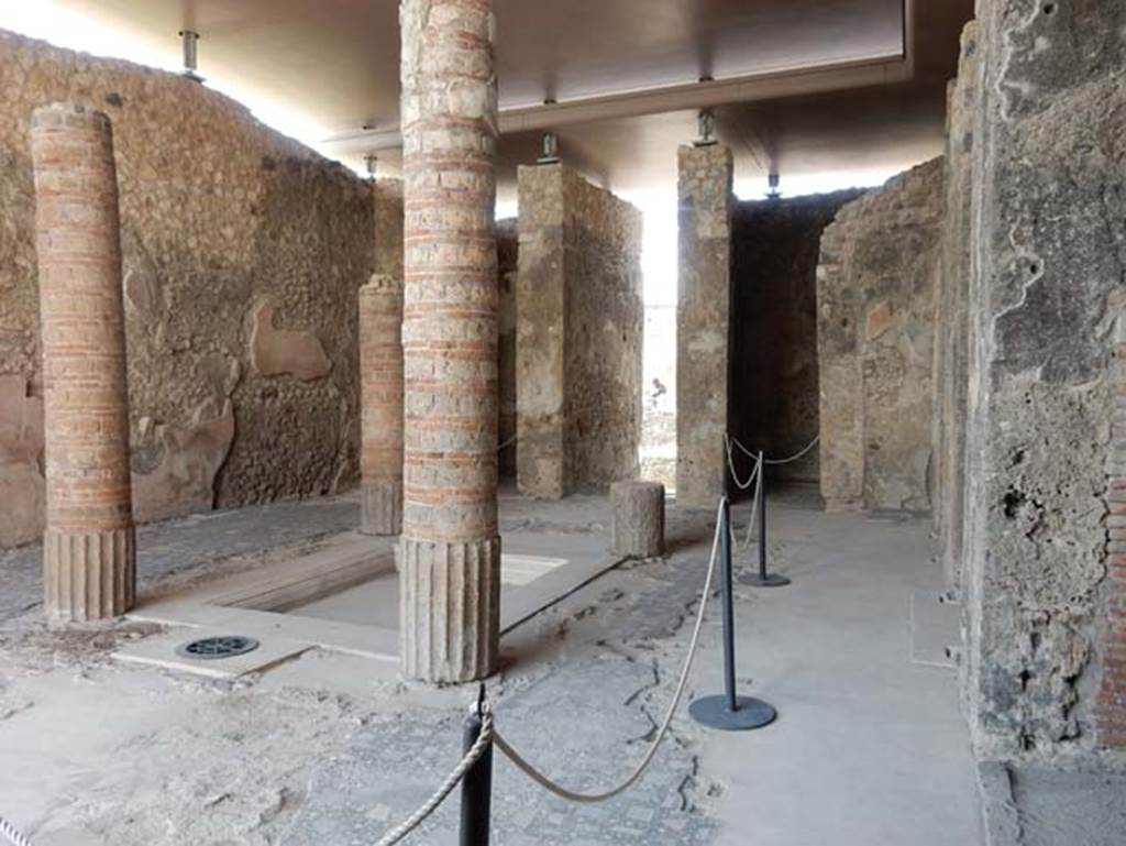 VIII.2.1 Pompeii. May 2018. Looking north across atrium from south-east corner.
Photo courtesy of Buzz Ferebee.