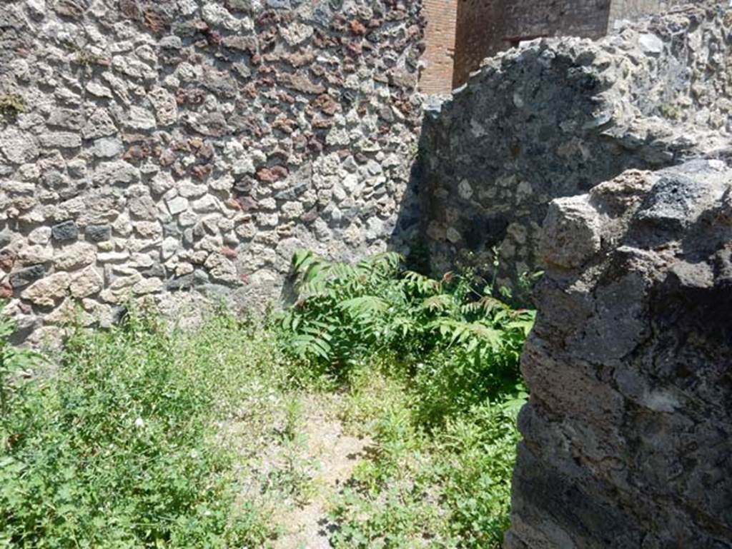 VIII.2.3 Pompeii. May 2018. Small room at end of corridor, looking through doorway towards east wall and south-east corner.
Photo courtesy of Buzz Ferebee.