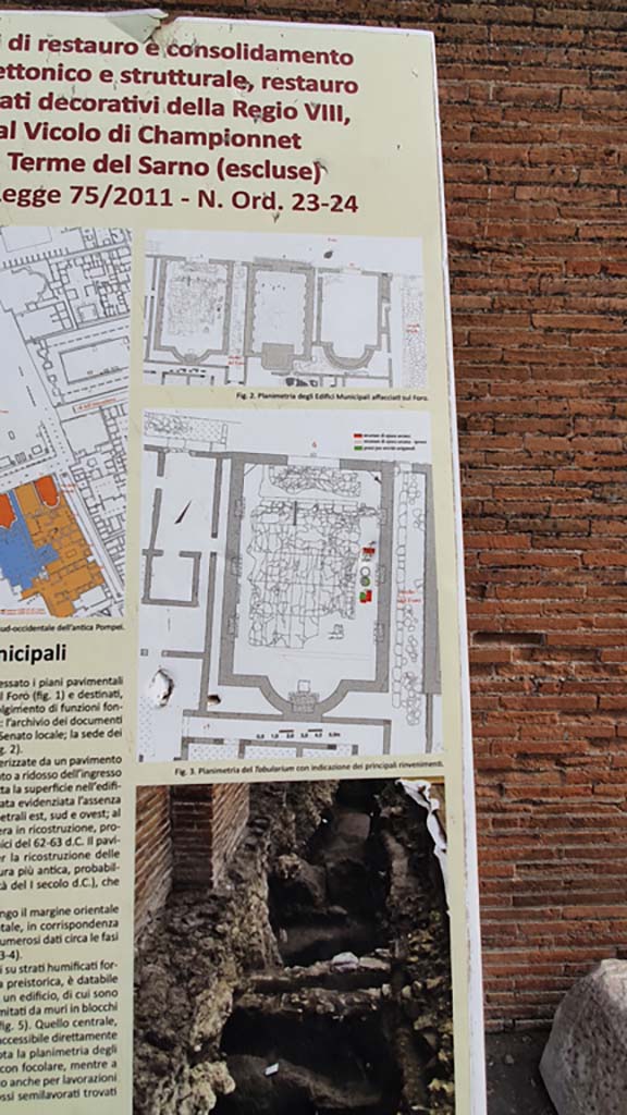 VIII.2.6 Pompeii. August 2021.
Part of information notice-board on east side of entrance doorway.
Foto Annette Haug, ERC Grant 681269 DÉCOR.