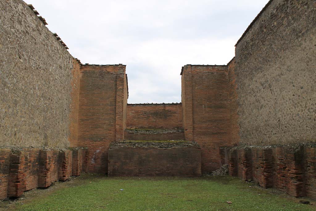 VIII.2.8 Pompeii. March 2014. Looking towards south wall.
Foto Annette Haug, ERC Grant 681269 DÉCOR.