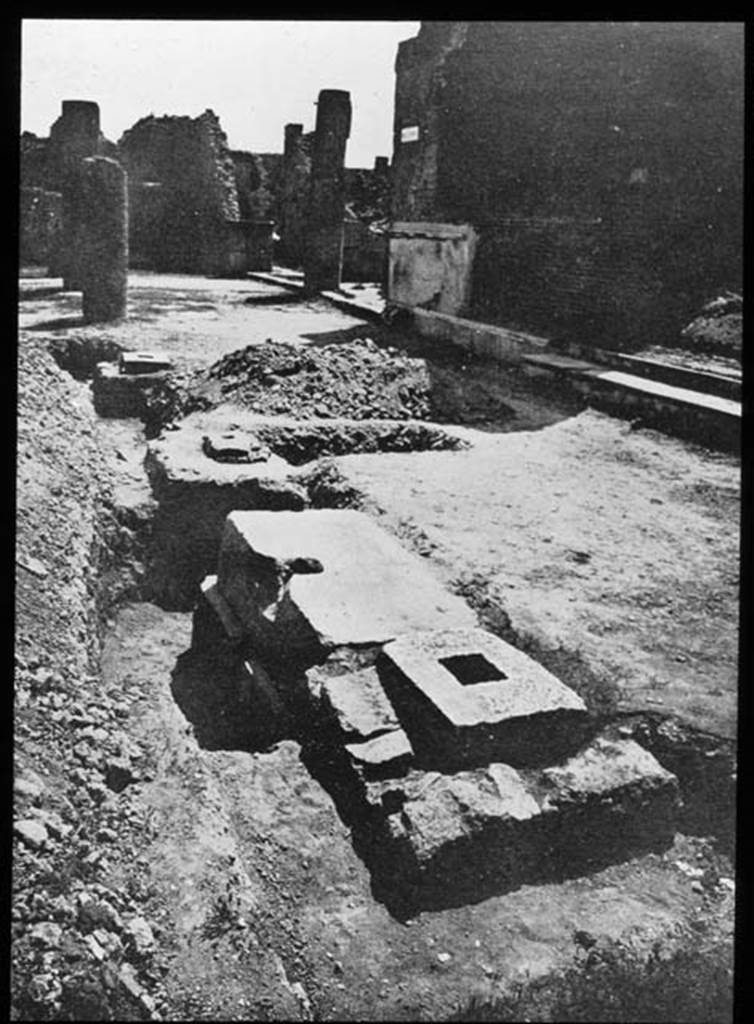 VII.8 Pompeii Forum. Looking east along south side, with steps at VIII.2.10, upper right. Photo by permission of the Institute of Archaeology, University of Oxford. File name instarchbx208im 051. Source ID 44377.