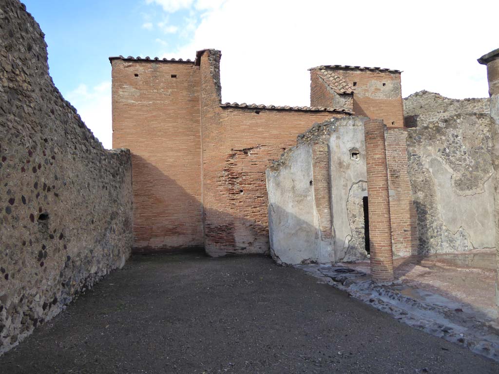 VIII.2.13 Pompeii. January 2017. Looking north across peristyle garden.
Foto Annette Haug, ERC Grant 681269 DÉCOR.