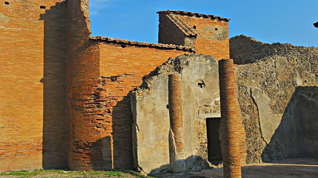 VIII.2.13 Pompeii. 2017/2018/2019
Looking north-east across peristyle garden towards doorway linking to VIII.2.12. Photo courtesy of Giuseppe Ciaramella.