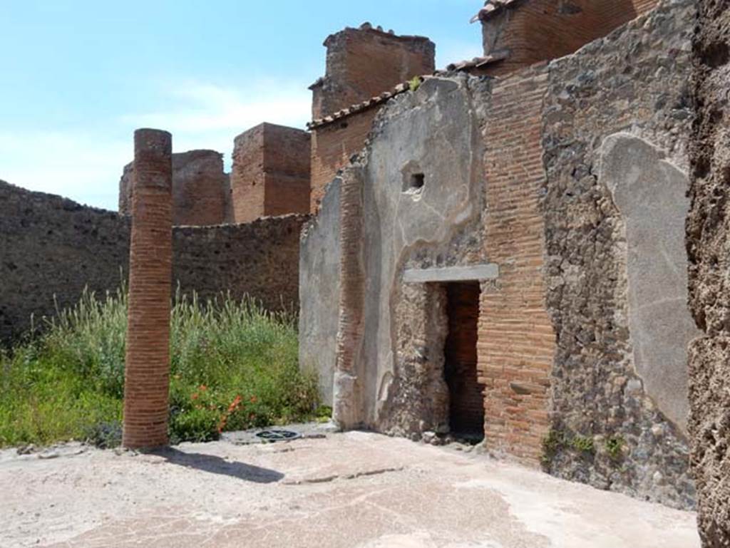 VIII.2.13 Pompeii. May 2018. Looking north-west towards peristyle garden, and doorway to VIII.2.12, from triclinium. Photo courtesy of Buzz Ferebee.