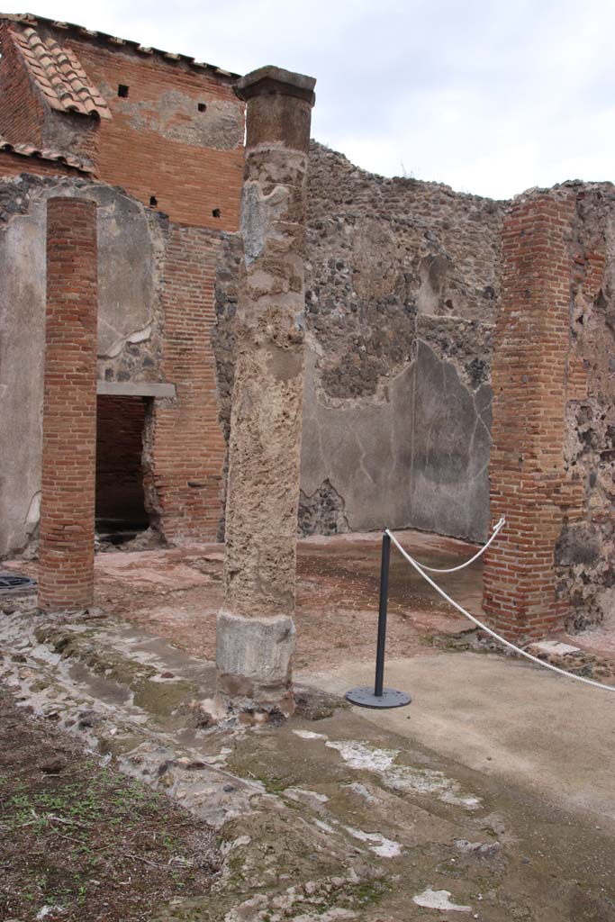 VIII.2.13 Pompeii. October 2020. Looking north-east across portico towards triclinium.
Photo courtesy of Klaus Heese.