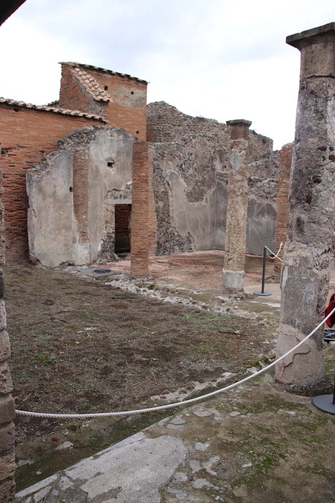 VIII.2.13 Pompeii. October 2020. Looking north-east across peristyle towards triclinium.
Photo courtesy of Klaus Heese.