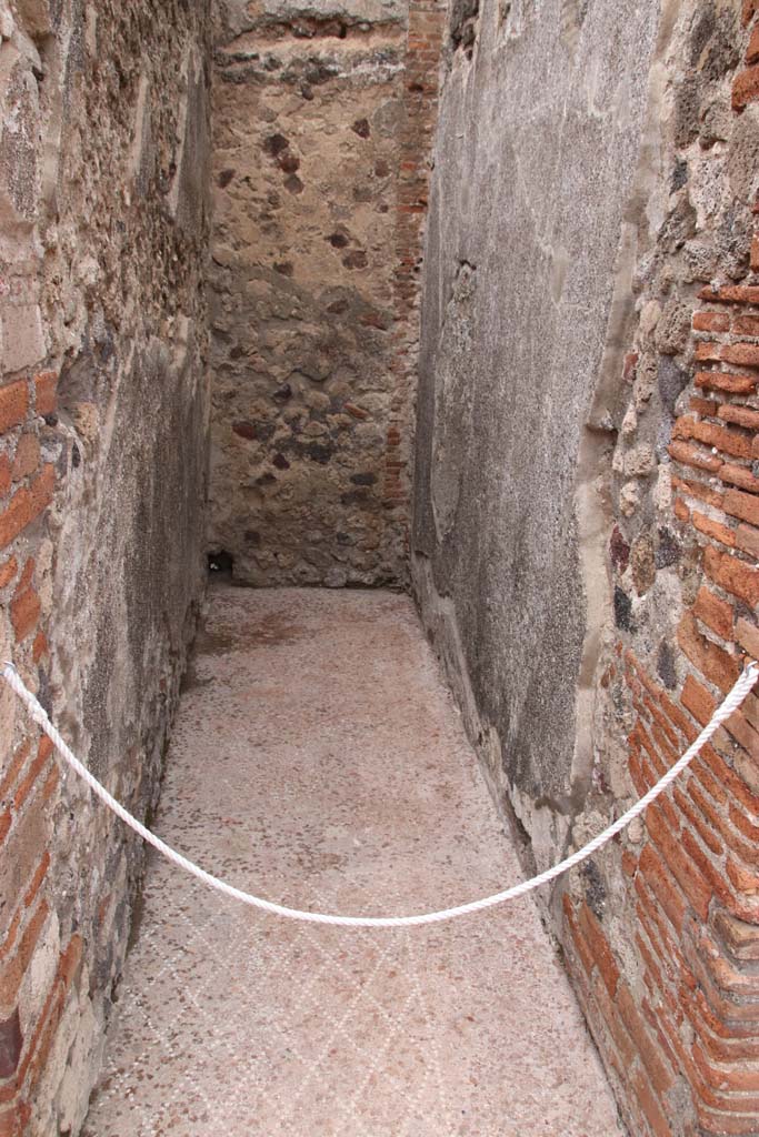 VIII.2.13 Pompeii. October 2020. Looking north into room next to small room on north side of atrium.
Photo courtesy of Klaus Heese.