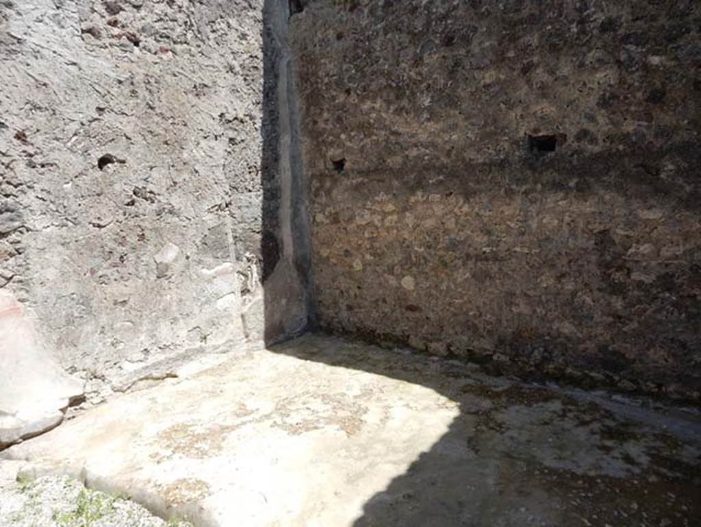 VIII.2.13 Pompeii. May 2018. Room in south east corner of atrium, looking towards east and south walls. Photo courtesy of Buzz Ferebee.