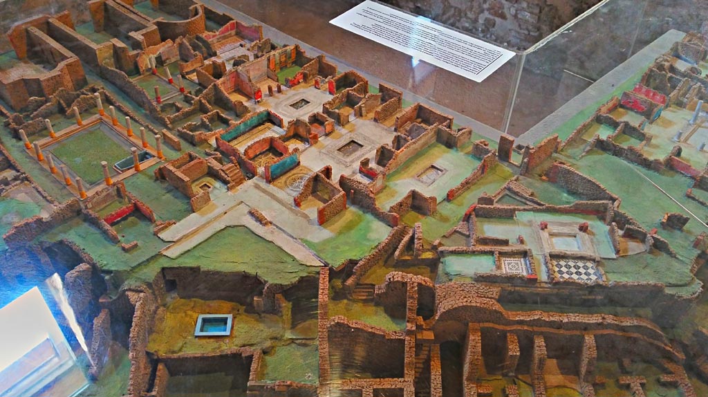 VIII.2 Pompeii. 2018.
Model of area, with VIII.2.14 and 16 in centre, VIII.2.18, 20 and 21, Sarno Baths, lower right. Photo courtesy of Giuseppe Ciaramella.