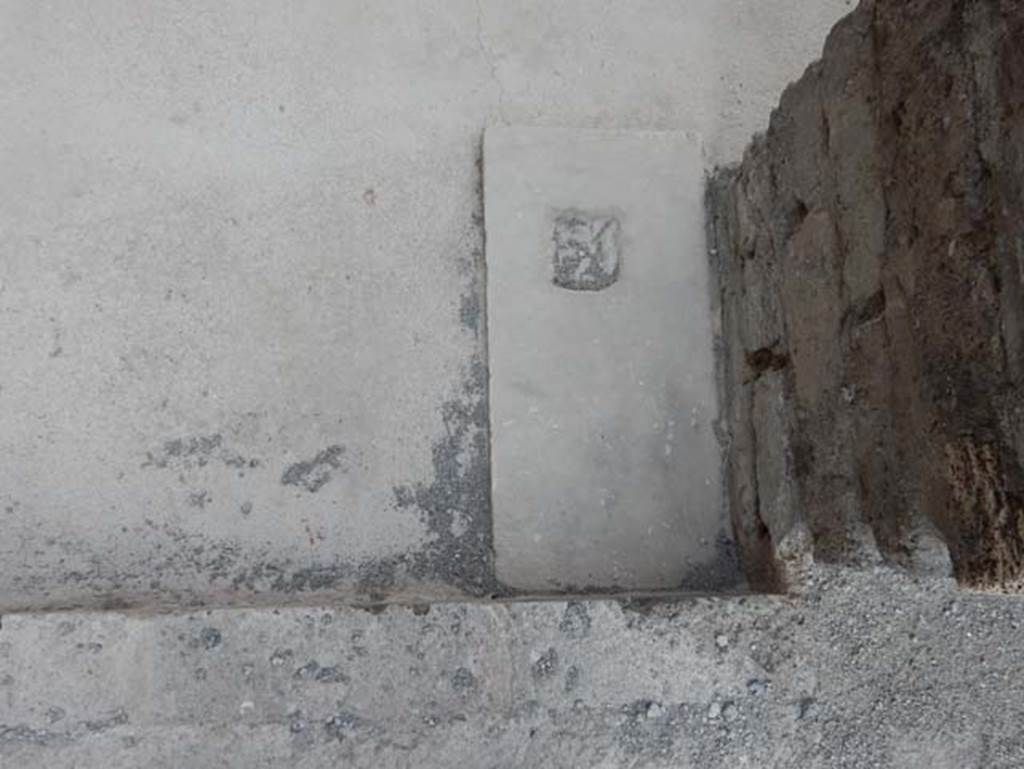 VIII.2.14 Pompeii. May 2017. Detail of north side of doorway. Photo courtesy of Buzz Ferebee.