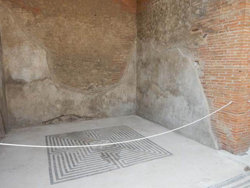 VIII.2.16 Pompeii. May 2017. Ala on south side of atrium, looking towards south-west corner. Photo courtesy of Buzz Ferebee.