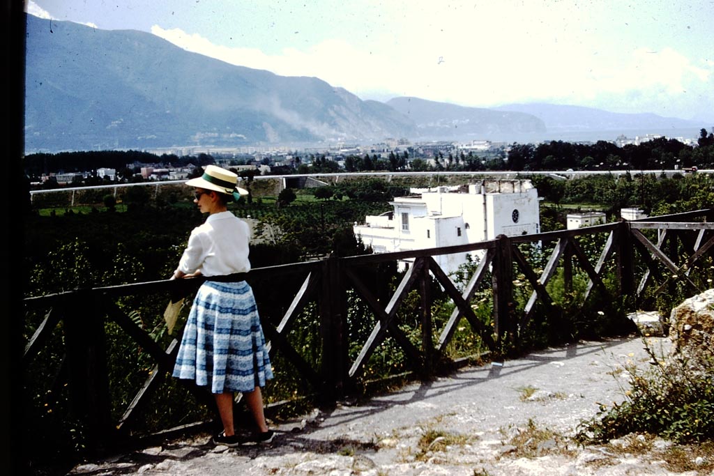 VIII.2.16 Pompeii. 1961. Terrace at rear of VIII.2. Photo by Stanley A. Jashemski.
Source: The Wilhelmina and Stanley A. Jashemski archive in the University of Maryland Library, Special Collections (See collection page) and made available under the Creative Commons Attribution-Non-Commercial License v.4. See Licence and use details.
J61f0531