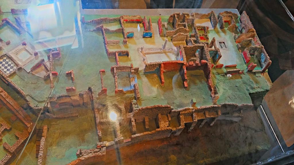 VIII.2 Pompeii. 2018.
Model of area, with VIII.2.20 and 21, Sarno Baths, on left, VIII.2.22/23/24, upper centre, and VIII.2.26, upper right.
Photo courtesy of Giuseppe Ciaramella.