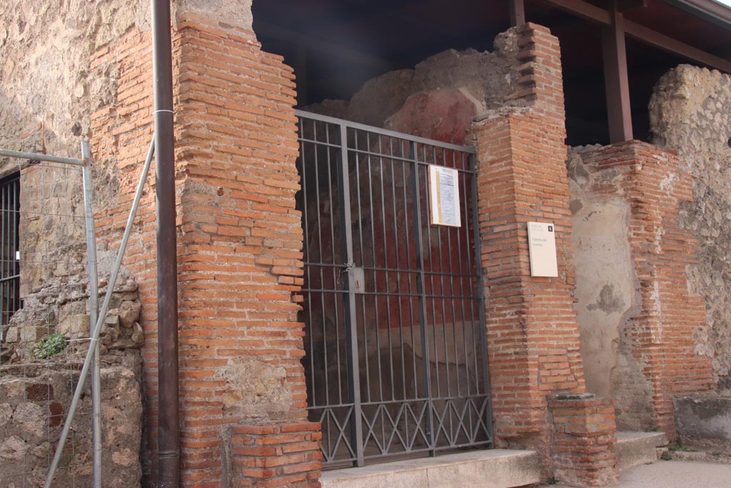VIII.2.23 Pompeii. October 2023. Looking south-west towards entrance doorway, with VIII.2.22, on right. Photo courtesy of Klaus Heese.