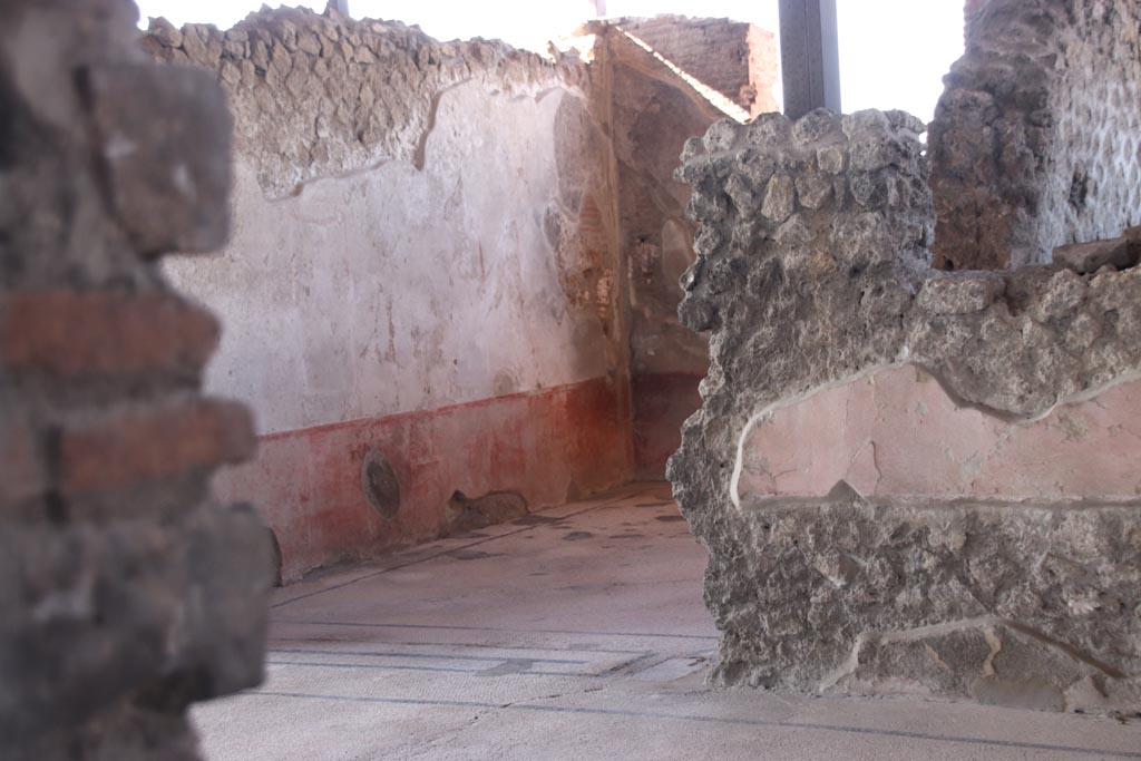 VIII.2.23 Pompeii. October 2022. South-west corner of west side of VIII.2.23. Photo courtesy of Klaus Heese.