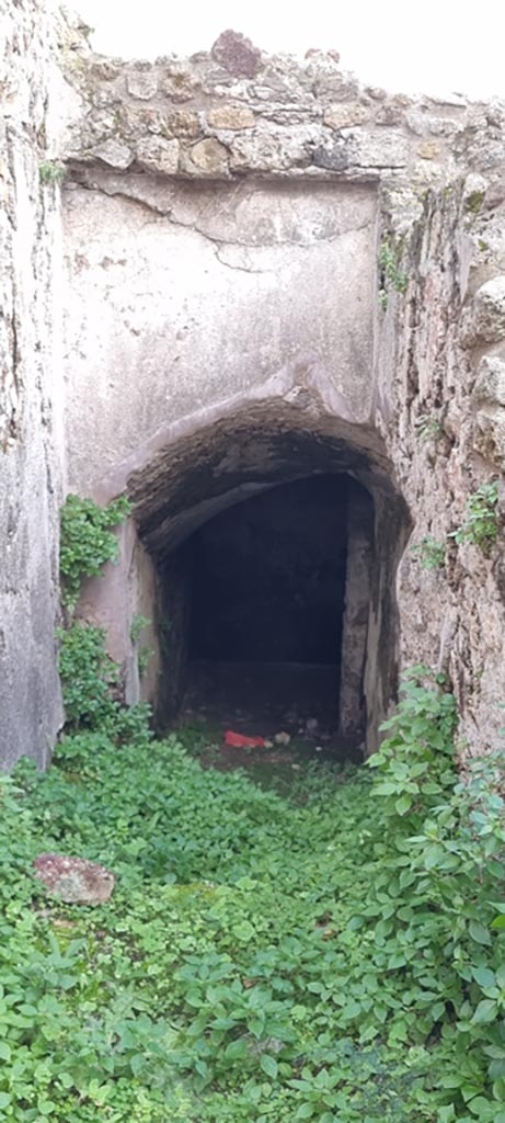VIII.2.27 Pompeii. December 2023.
Looking south to passageway to lower floor from entrance doorway.
Photo courtesy of Miriam Colomer.