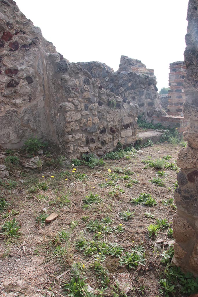 VIII.2.28 Pompeii. October 2023.
Looking across anteroom on east side of entrance corridor towards south-east corner.
Photo courtesy of Klaus Heese.
