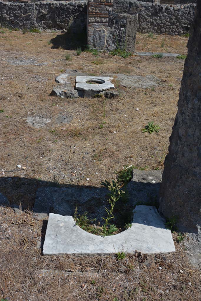 VIII.2.28 Pompeii. March 2019.
Looking east across south side of impluvium with remains of cistern-mouths.
Foto Annette Haug, ERC Grant 681269 DÉCOR.