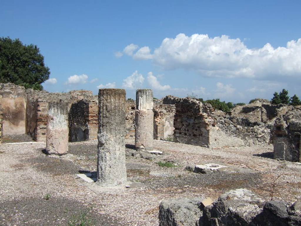 VIII.2.28 Pompeii. September 2005. Looking north east across atrium.