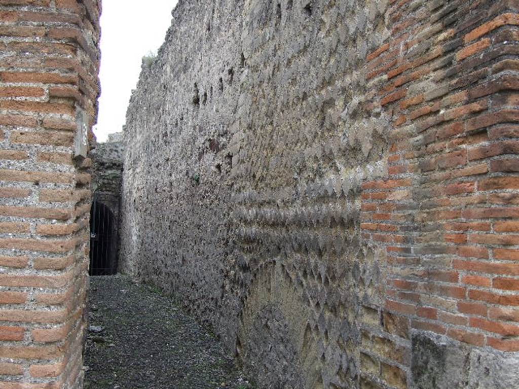 VIII.2.32 Pompeii. December 2006. West wall of entrance.