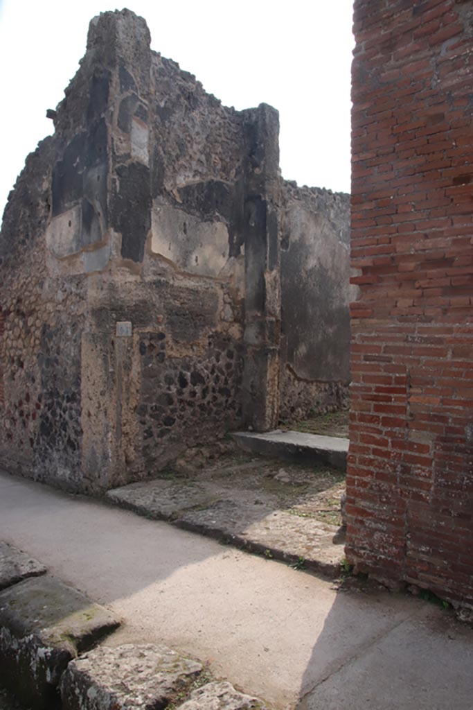 VIII.2.34 Pompeii. October 2023.
Looking towards east wall of vestibule. Photo courtesy of Klaus Heese.