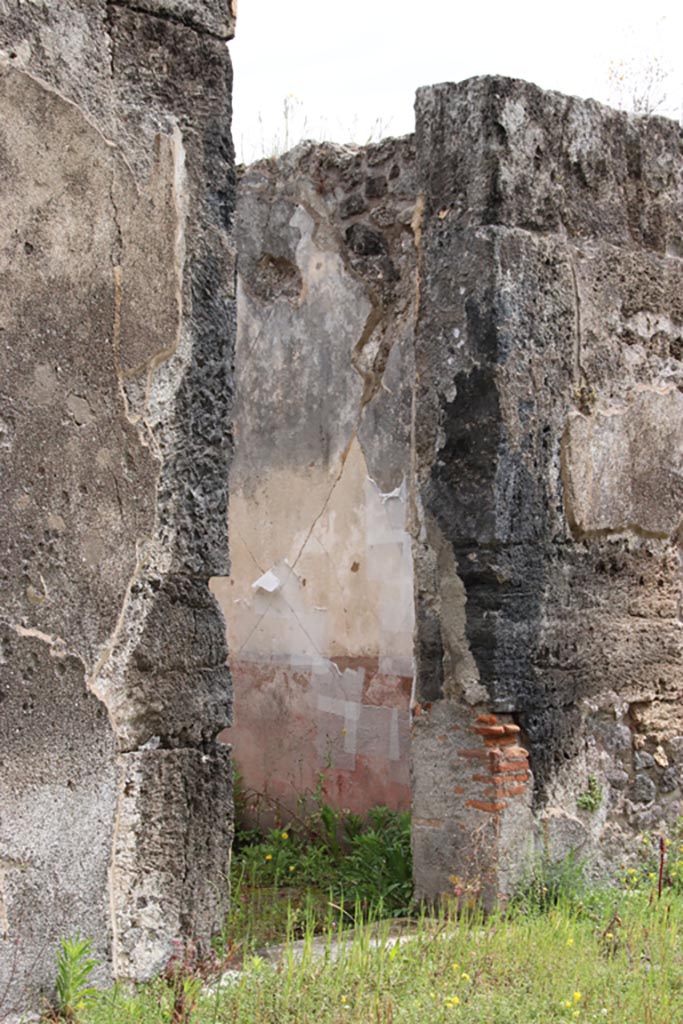 VIII.2.34 Pompeii. May 2024.
Looking through doorway towards south wall of cubiculum ‘f’. Photo courtesy of Klaus Heese.