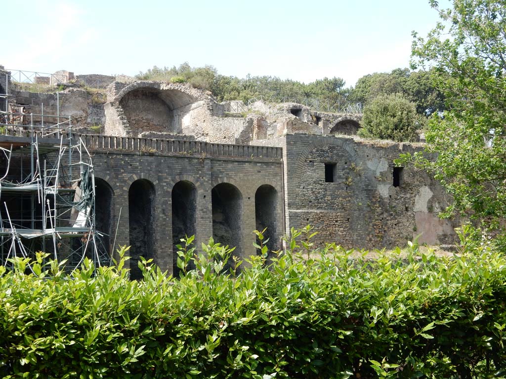 VIII.2.34, centre, and VIII.2.36, on right. June 2019. Looking towards terrace and rear rooms.
Photo courtesy of Buzz Ferebee.